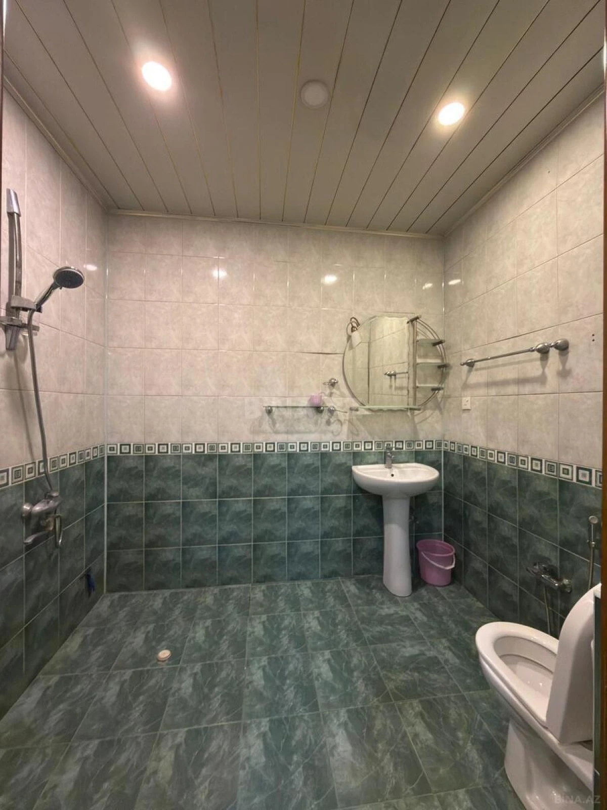 Satılır 3 otaqlı mənzil 145 m²