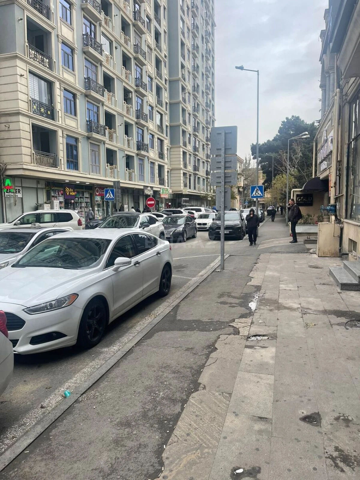 Satılır obyekt 250 m²