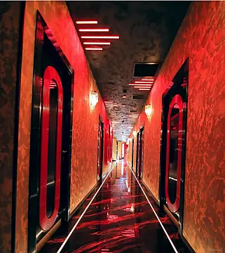 Satılır obyekt 250 m²