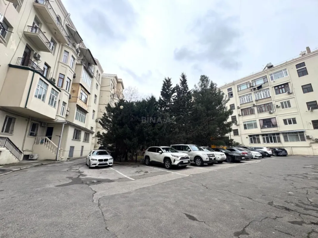 Satılır 2 otaqlı mənzil 64 m²