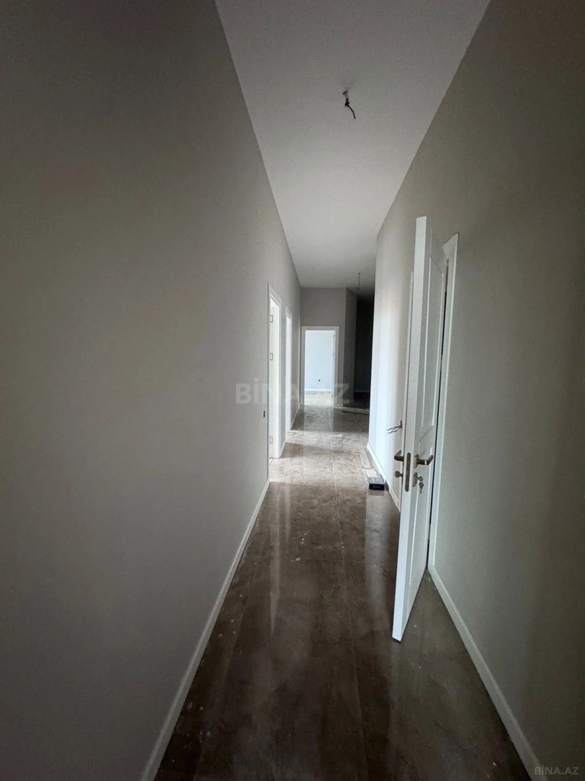 Satılır 3 otaqlı mənzil 125 m²