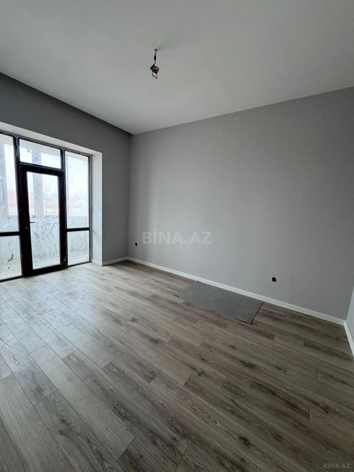 Satılır 3 otaqlı mənzil 125 m²