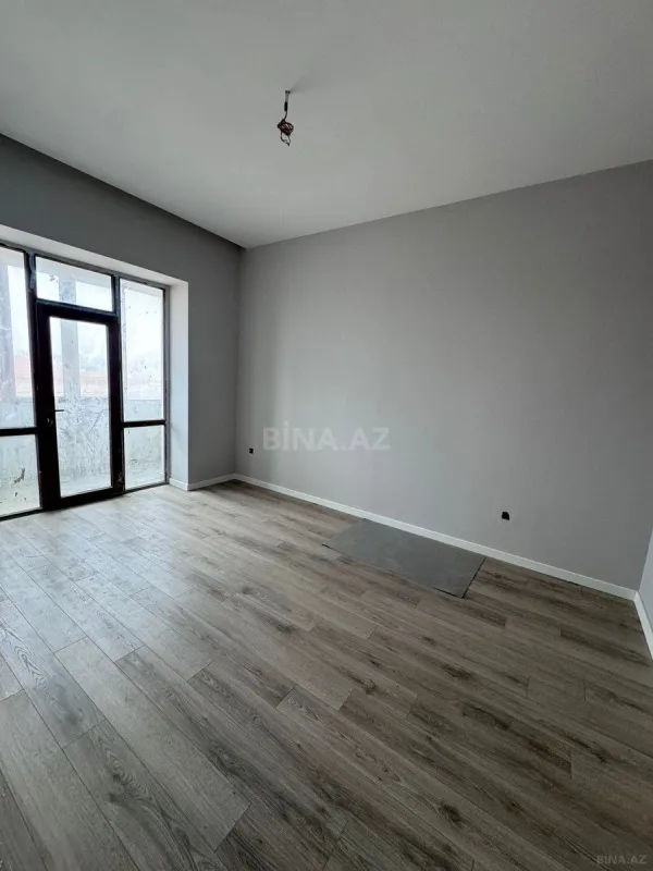 Satılır 3 otaqlı mənzil 125 m²