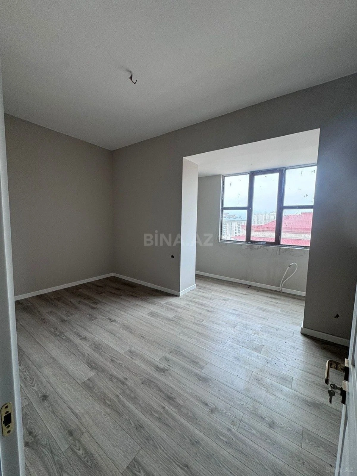 Satılır 3 otaqlı mənzil 125 m²