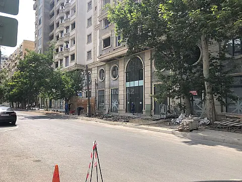 Satılır 5 otaqlı mənzil 320 m²