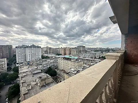 Satılır 5 otaqlı mənzil 320 m²