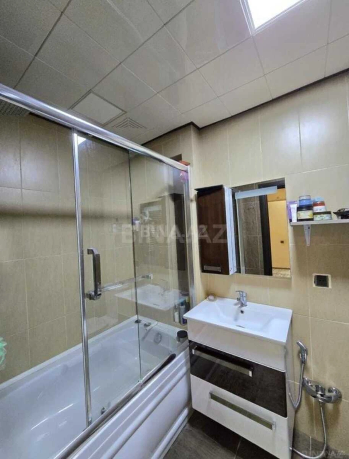 Kirayə verilir 2 otaqlı mənzil 55 m²