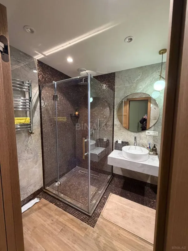 Kirayə verilir 2 otaqlı mənzil 90 m²