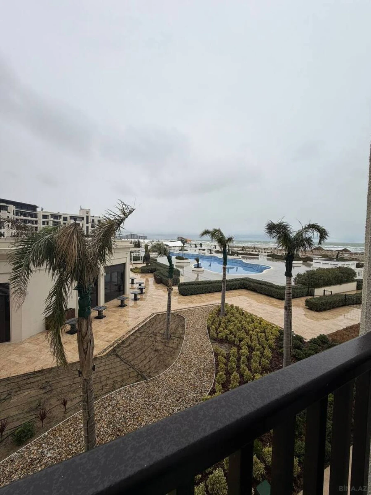 Kirayə verilir 2 otaqlı mənzil 90 m²