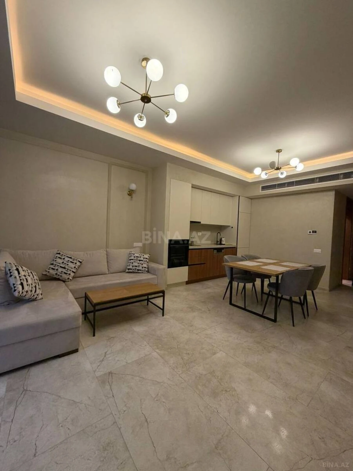 Kirayə verilir 2 otaqlı mənzil 90 m²