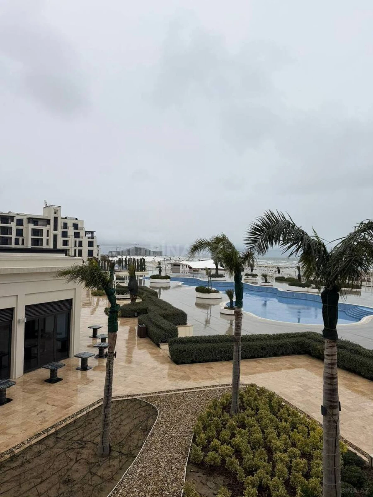 Kirayə verilir 2 otaqlı mənzil 90 m²