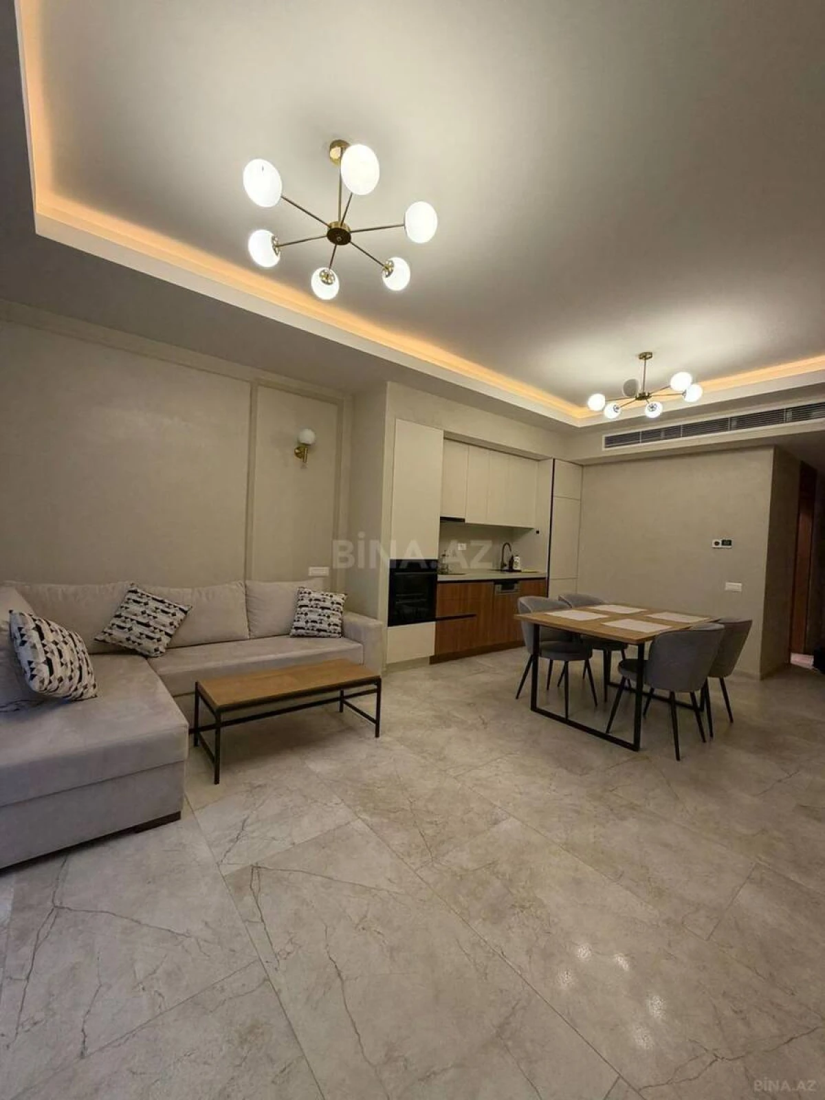 Kirayə verilir 2 otaqlı mənzil 90 m²