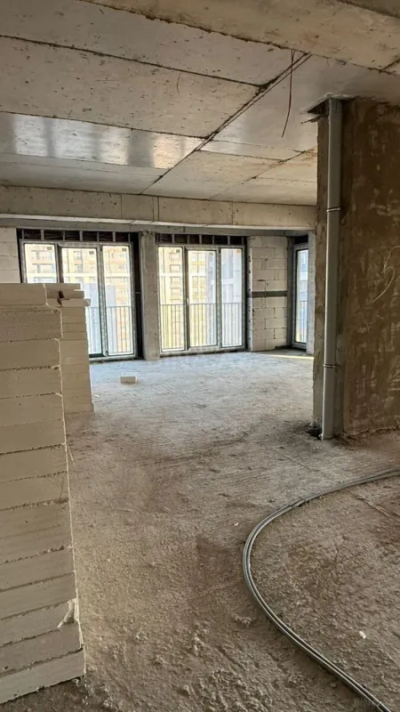 Satılır 3 otaqlı mənzil 124 m²