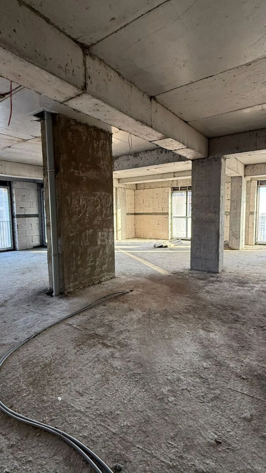 Satılır 3 otaqlı mənzil 124 m²