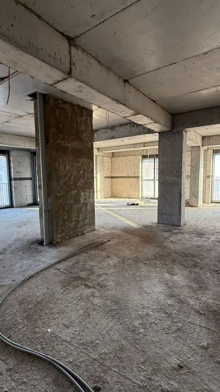 Satılır 3 otaqlı mənzil 124 m²