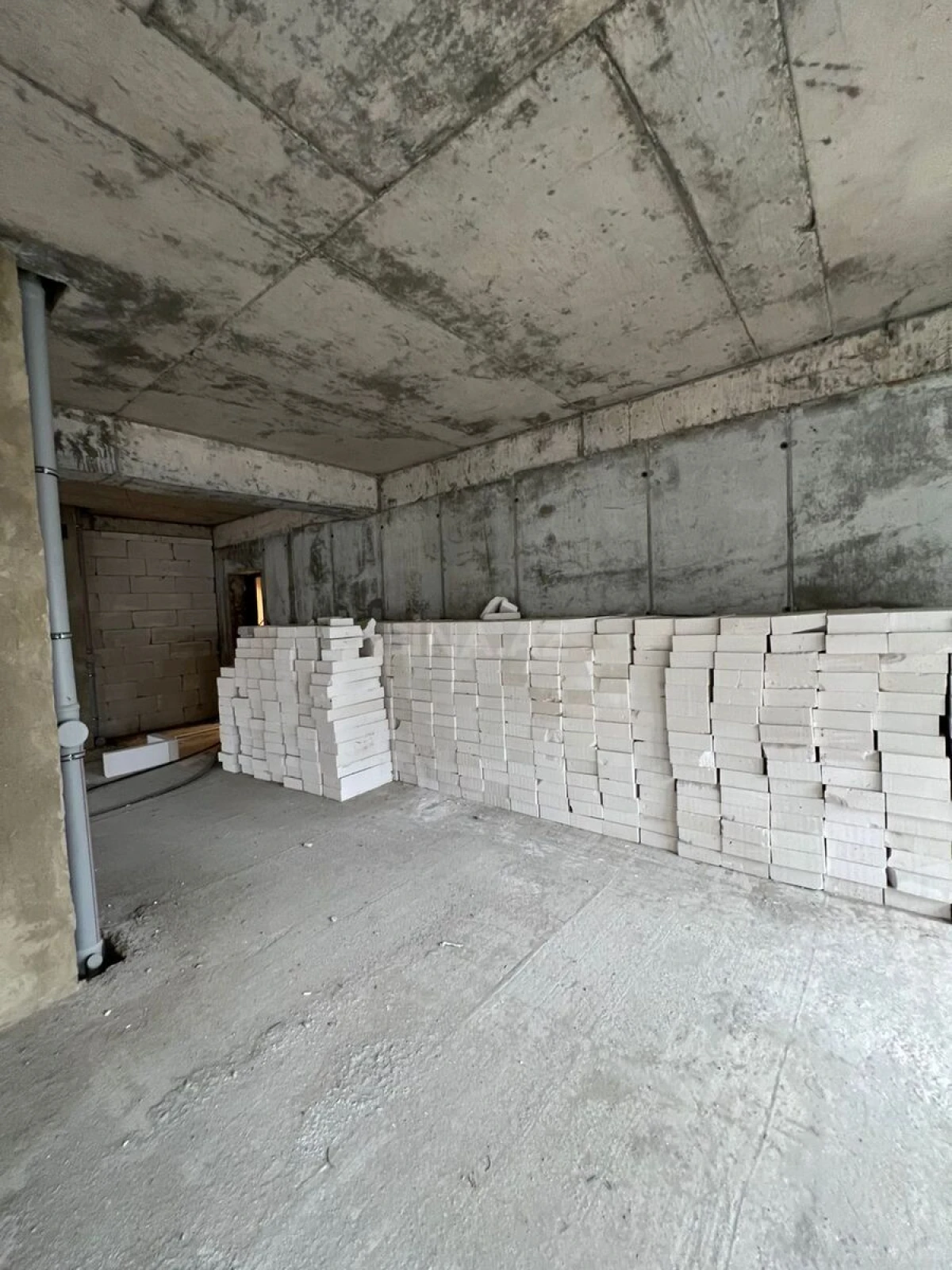 Satılır 3 otaqlı mənzil 124 m²