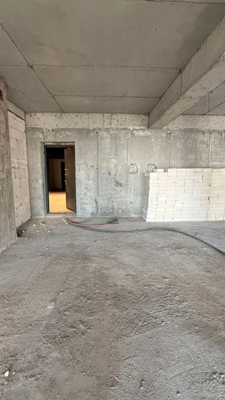 Satılır 3 otaqlı mənzil 124 m²