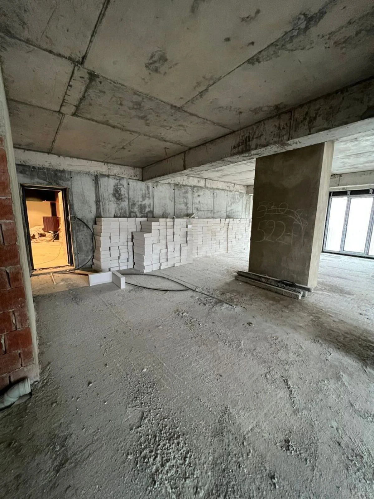 Satılır 3 otaqlı mənzil 124 m²