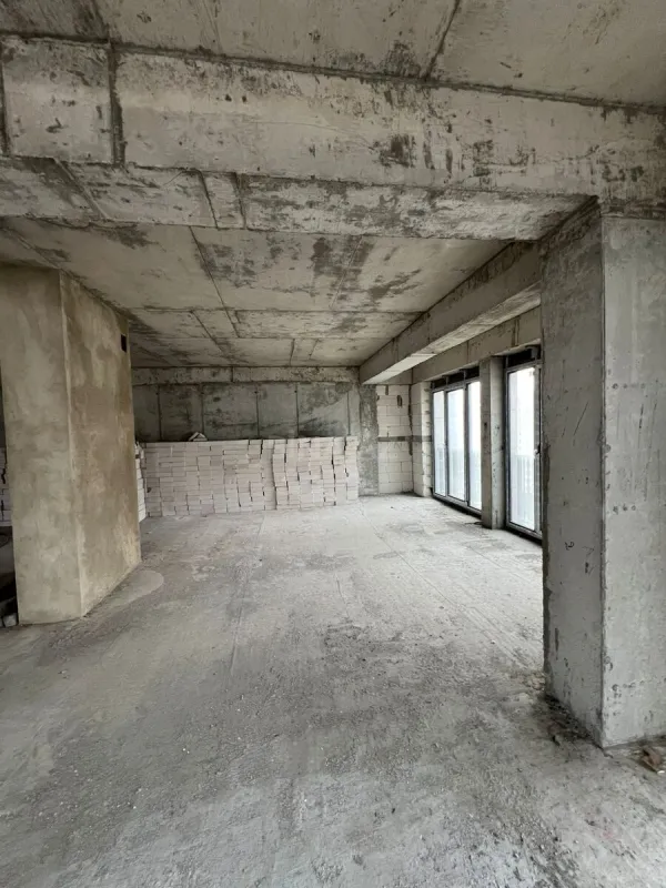Satılır 3 otaqlı mənzil 124 m²