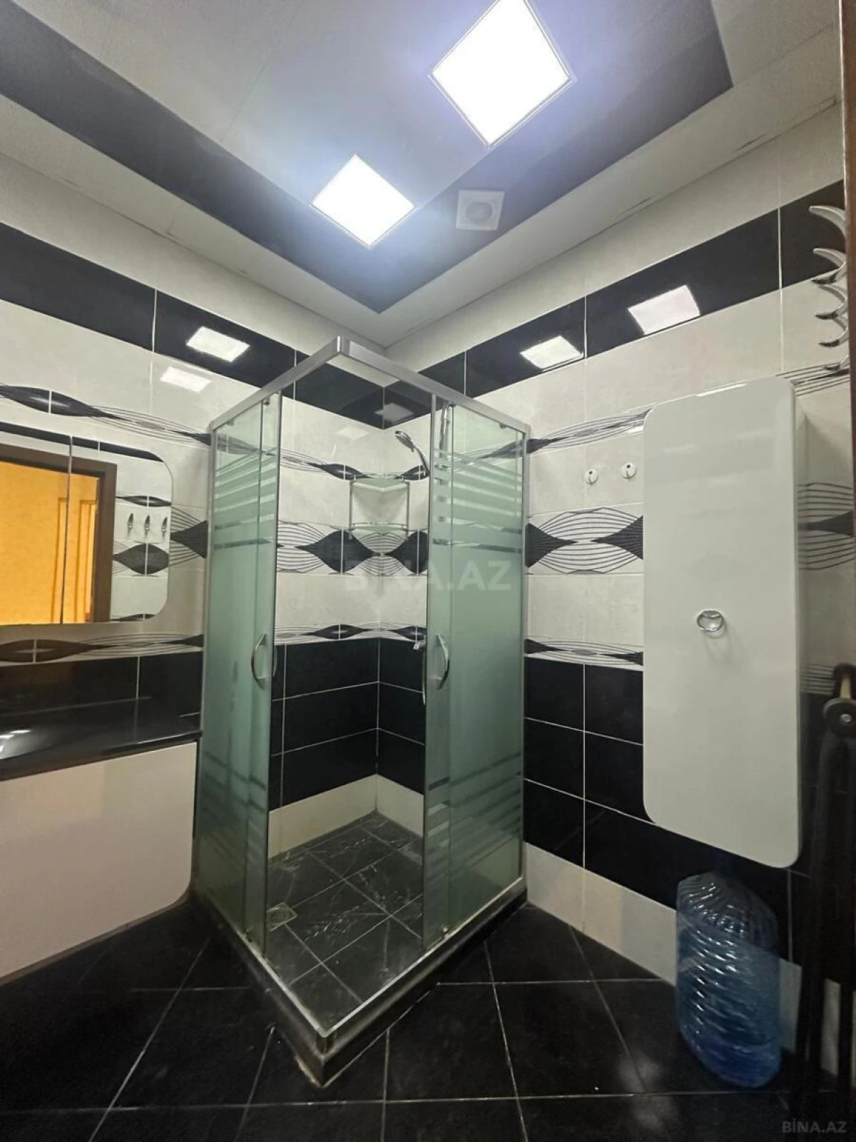 Kirayə verilir 2 otaqlı mənzil 70 m²