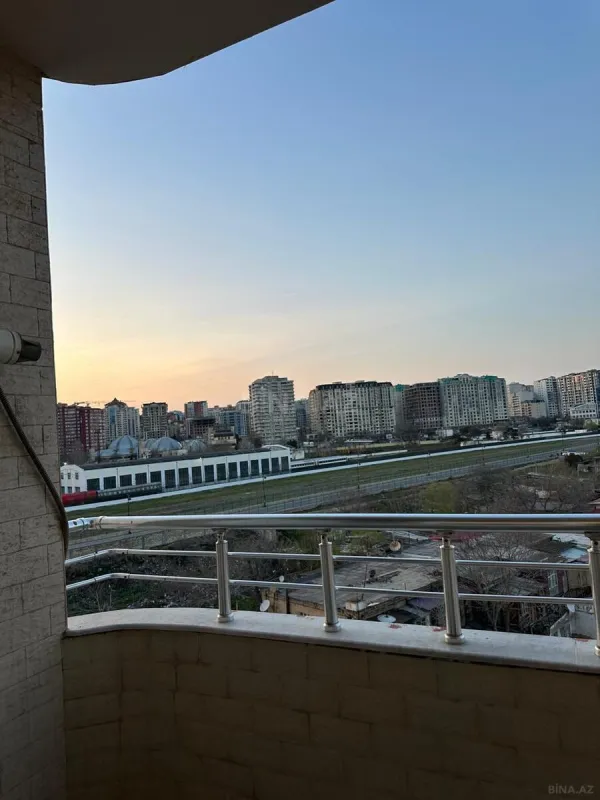 Kirayə verilir 2 otaqlı mənzil 70 m²