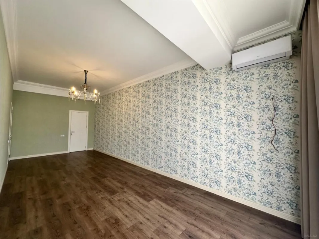Satılır 3 otaqlı mənzil 171 m²