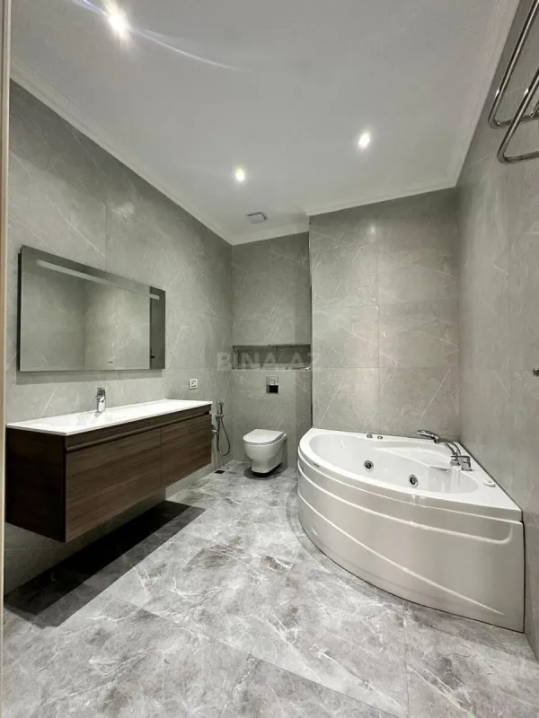 Satılır 3 otaqlı mənzil 171 m²