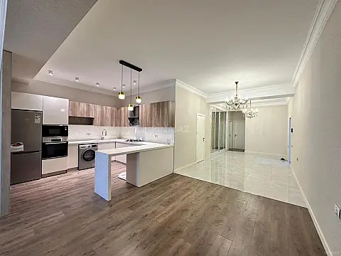 Satılır 3 otaqlı mənzil 171 m²