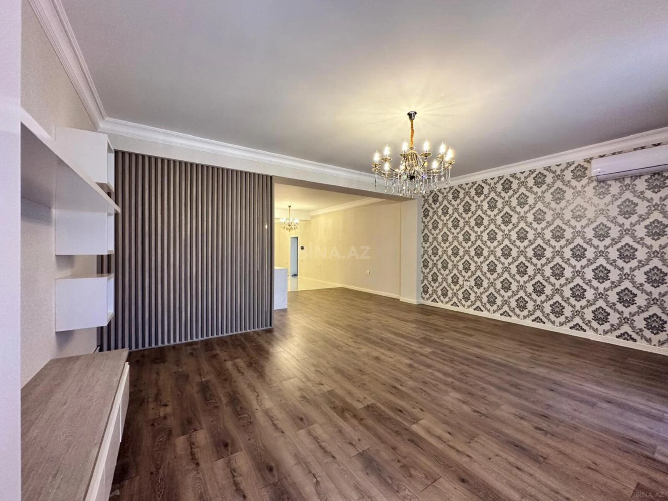 Satılır 3 otaqlı mənzil 171 m²