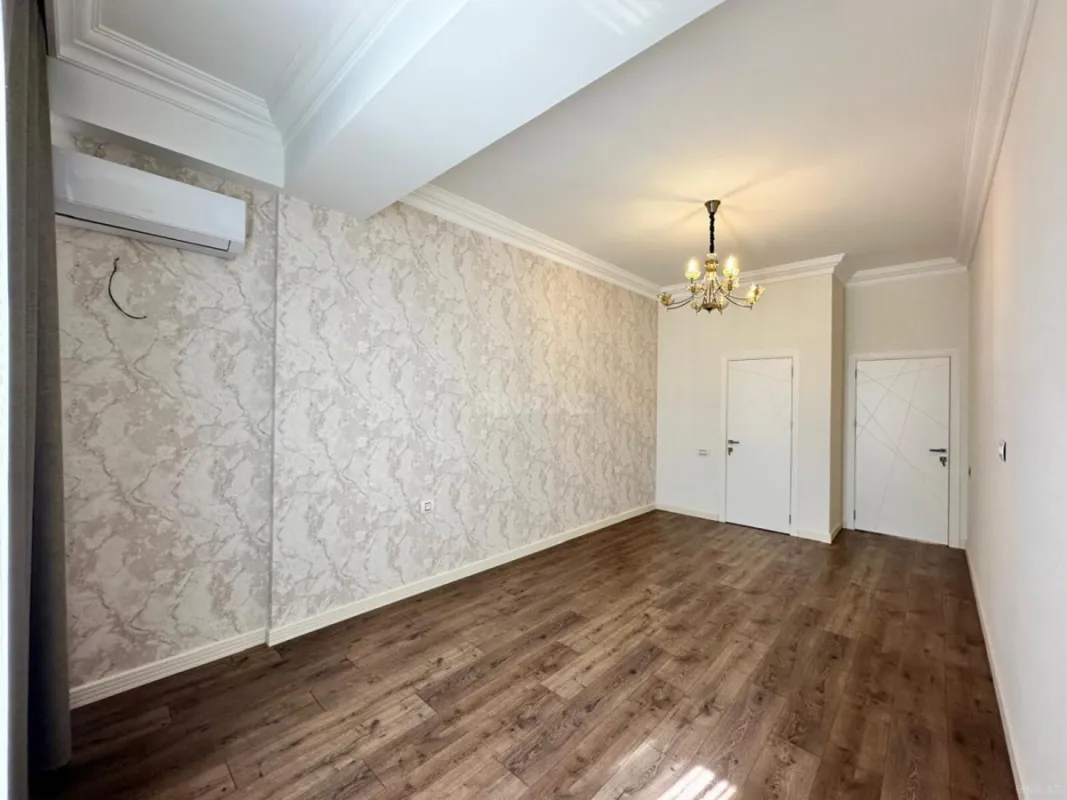 Satılır 3 otaqlı mənzil 171 m²