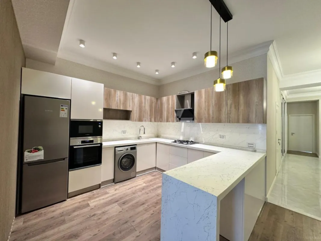 Satılır 3 otaqlı mənzil 171 m²