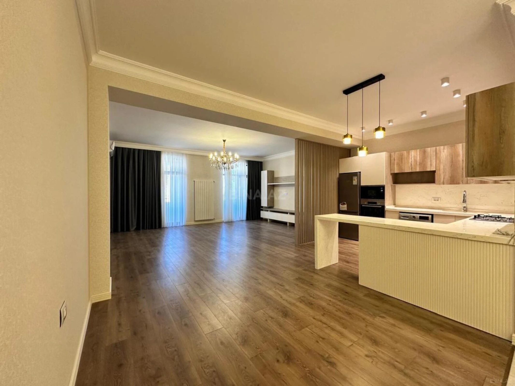 Satılır 3 otaqlı mənzil 171 m²