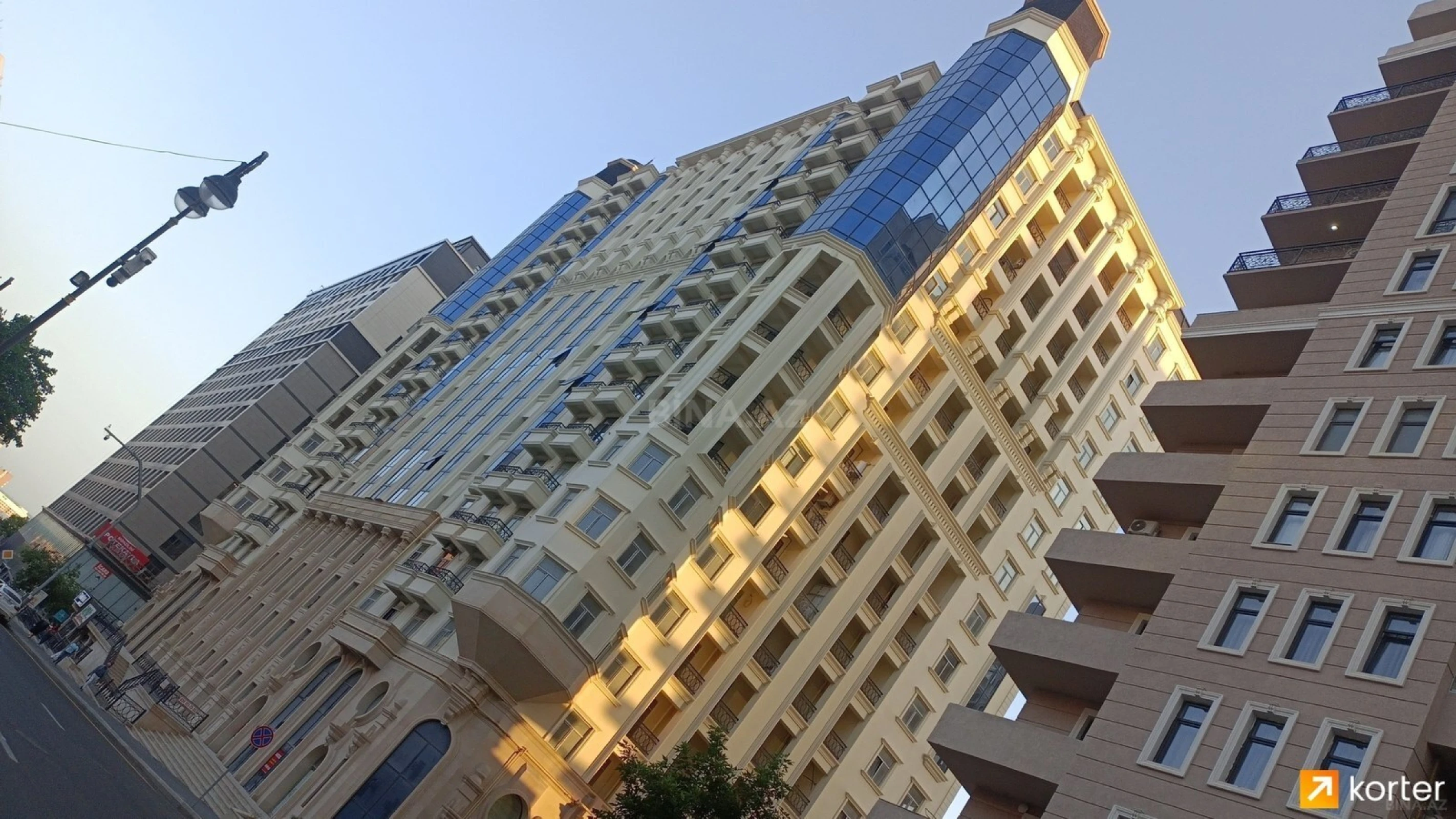 Satılır 3 otaqlı mənzil 171 m²