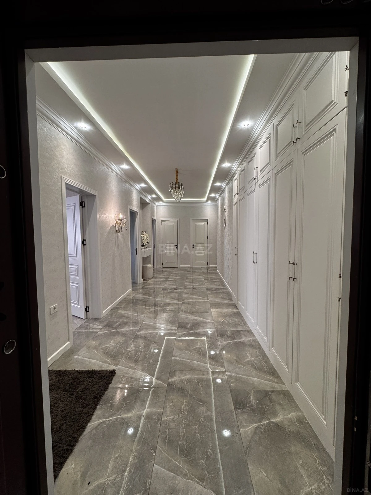 Satılır 3 otaqlı mənzil 130 m²