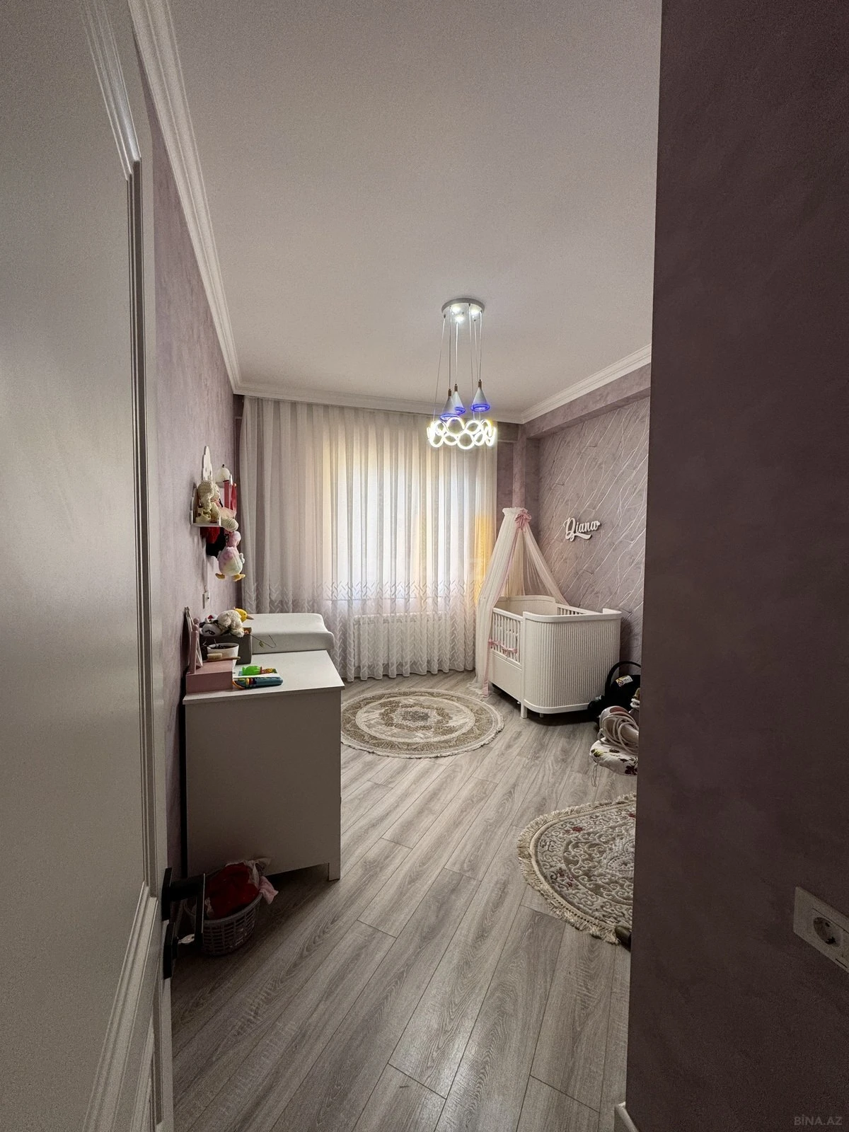 Satılır 3 otaqlı mənzil 130 m²