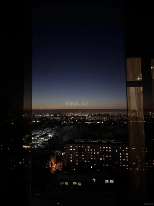 Satılır 3 otaqlı mənzil 130 m²