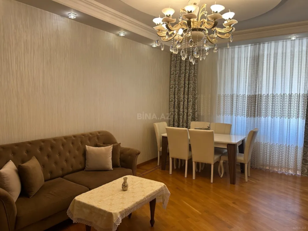 Satılır 3 otaqlı mənzil 135 m²