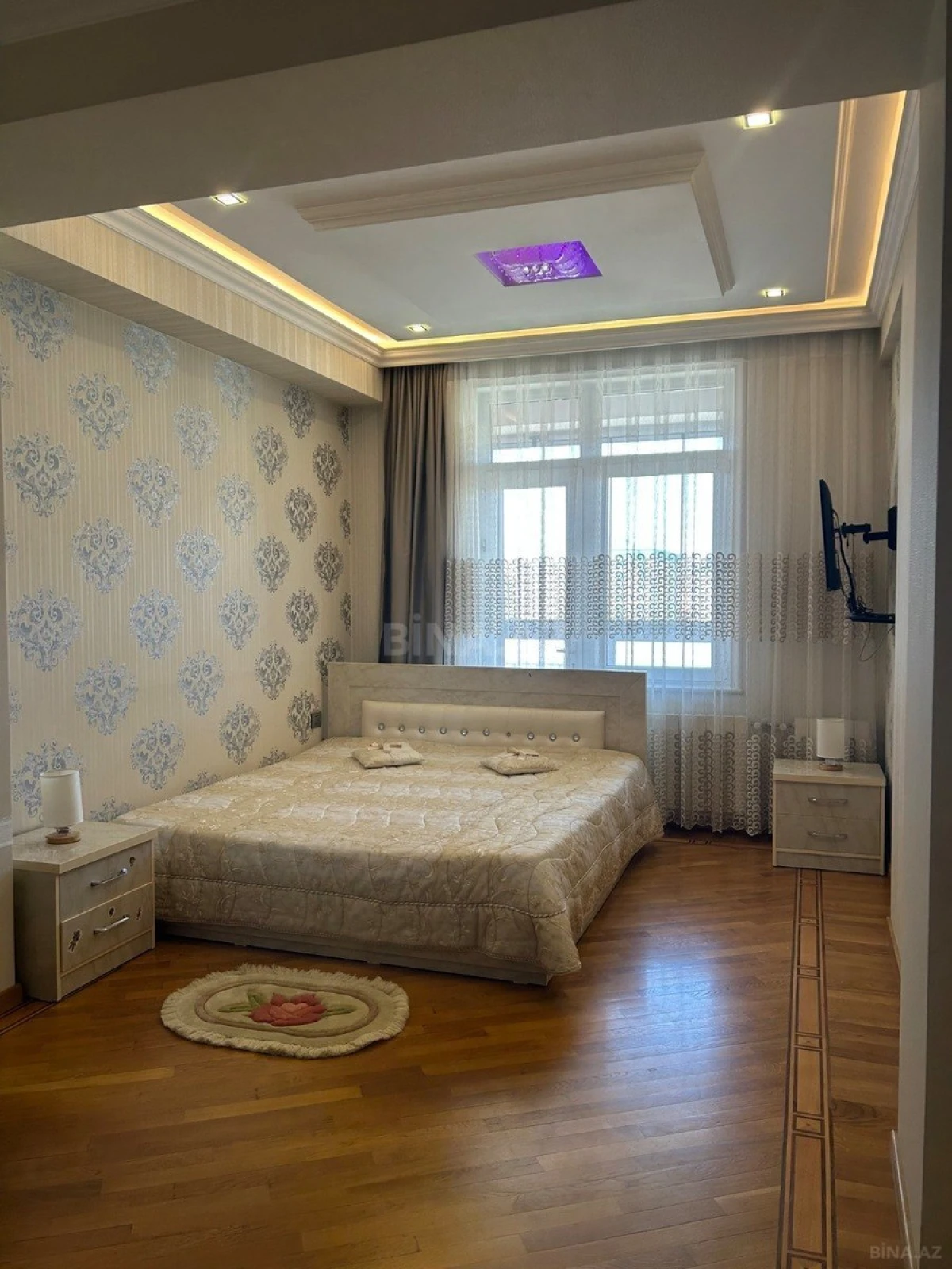 Satılır 3 otaqlı mənzil 135 m²