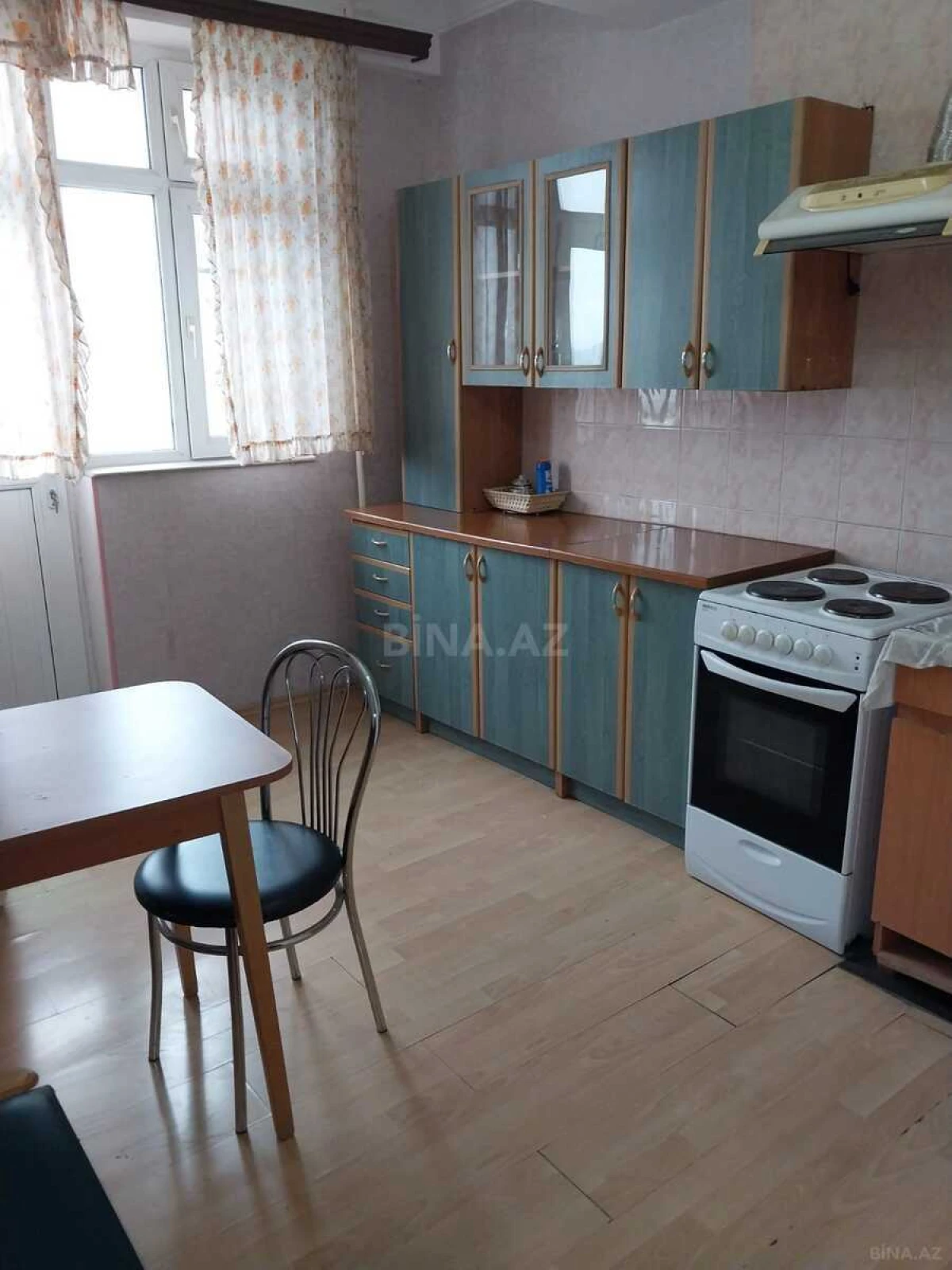 Kirayə verilir 2 otaqlı mənzil 74 m²