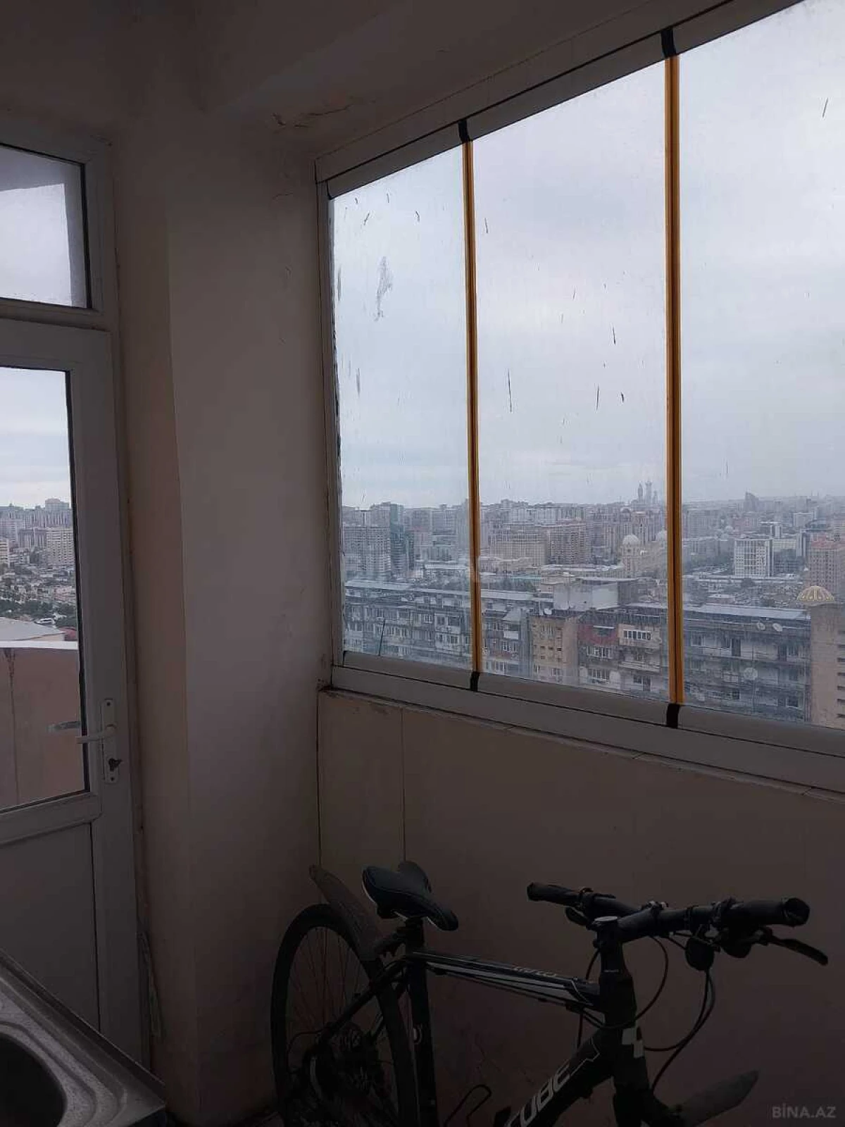 Kirayə verilir 2 otaqlı mənzil 74 m²