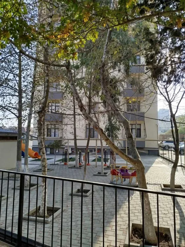 Satılır 2 otaqlı mənzil 100 m²