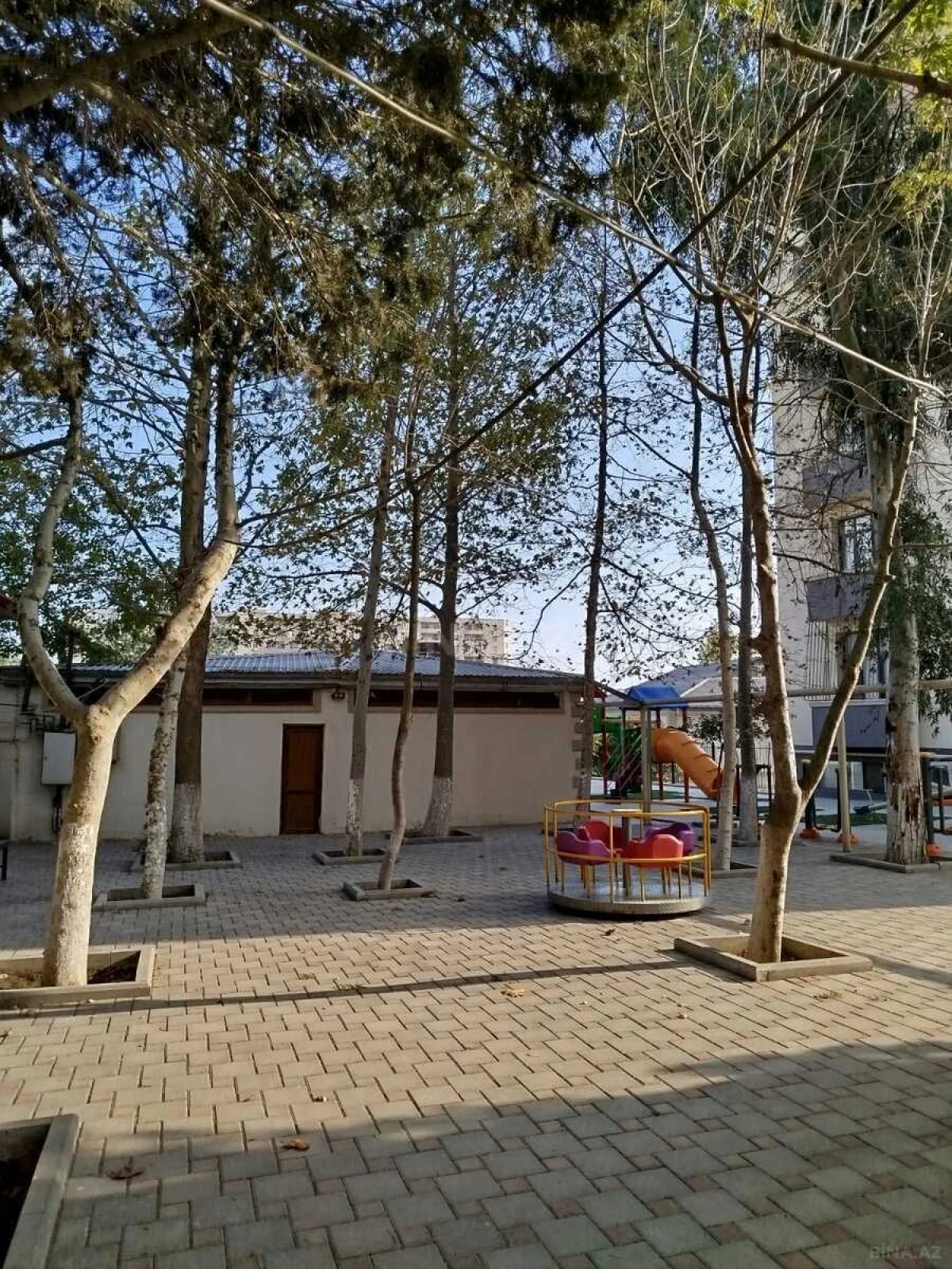 Satılır 2 otaqlı mənzil 100 m²
