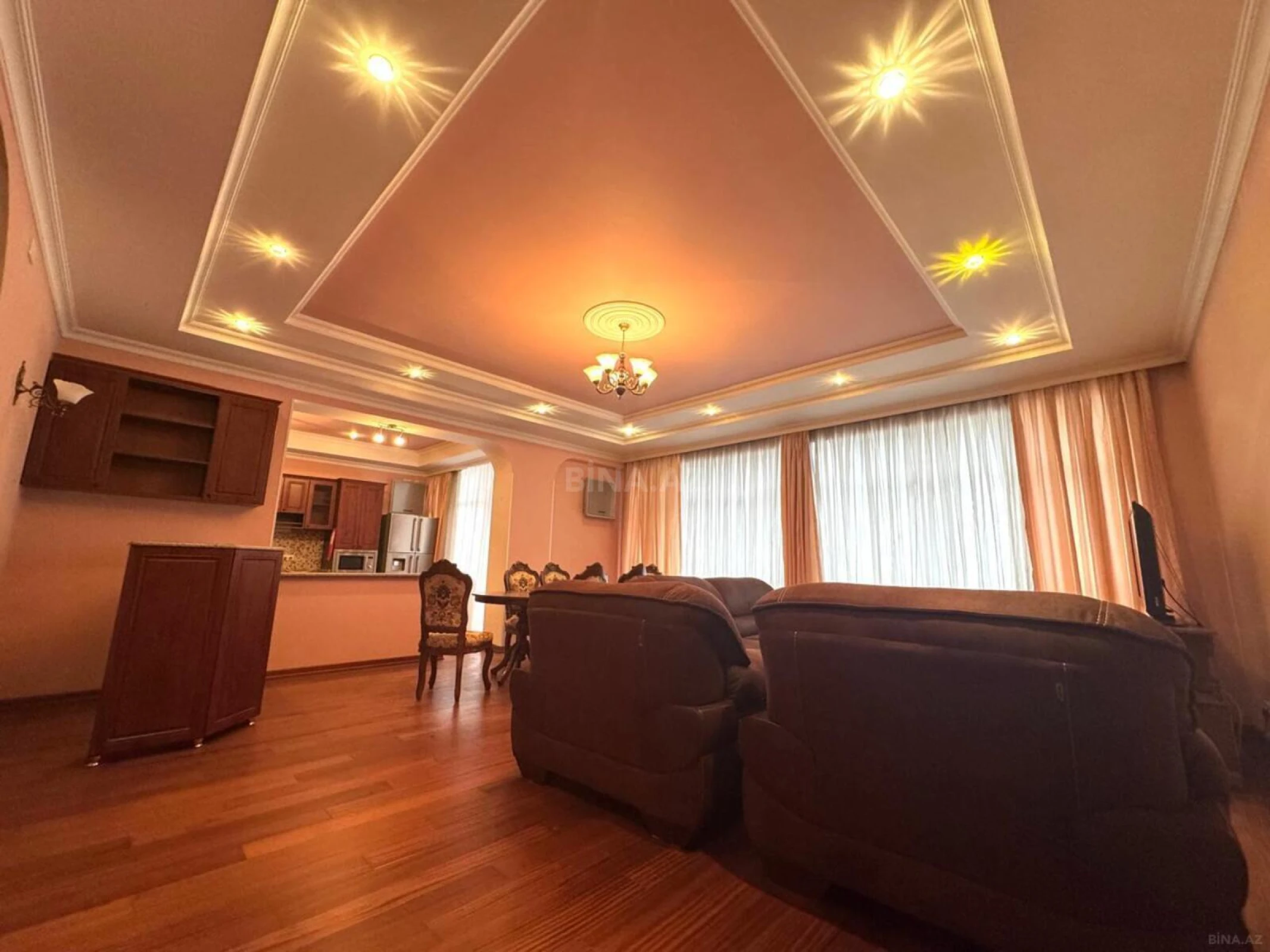 Satılır 3 otaqlı mənzil 153 m²