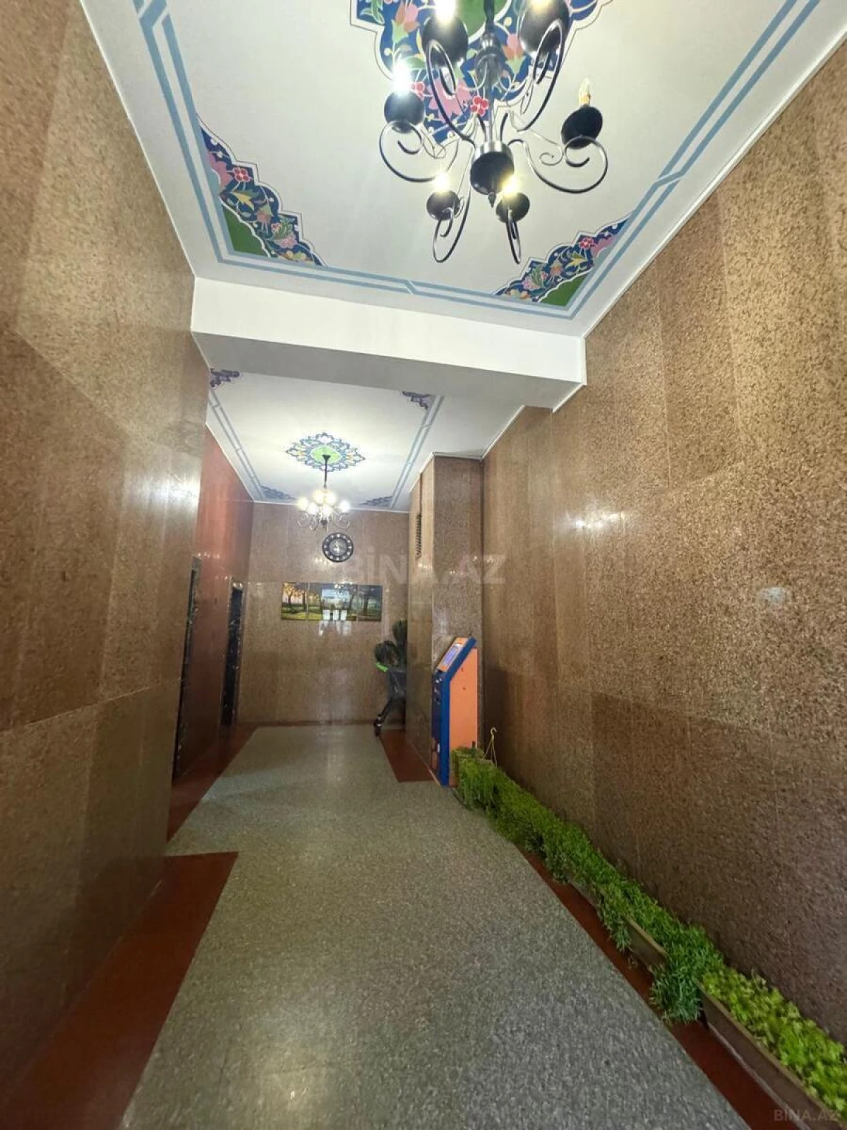 Satılır 3 otaqlı mənzil 153 m²