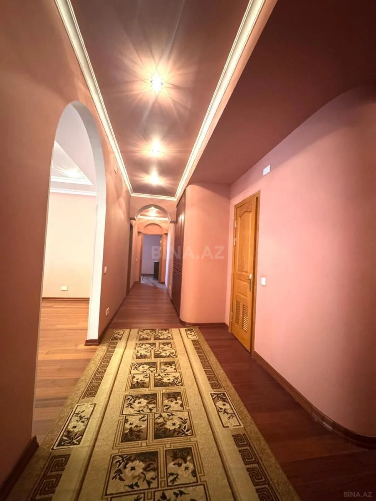 Satılır 3 otaqlı mənzil 153 m²