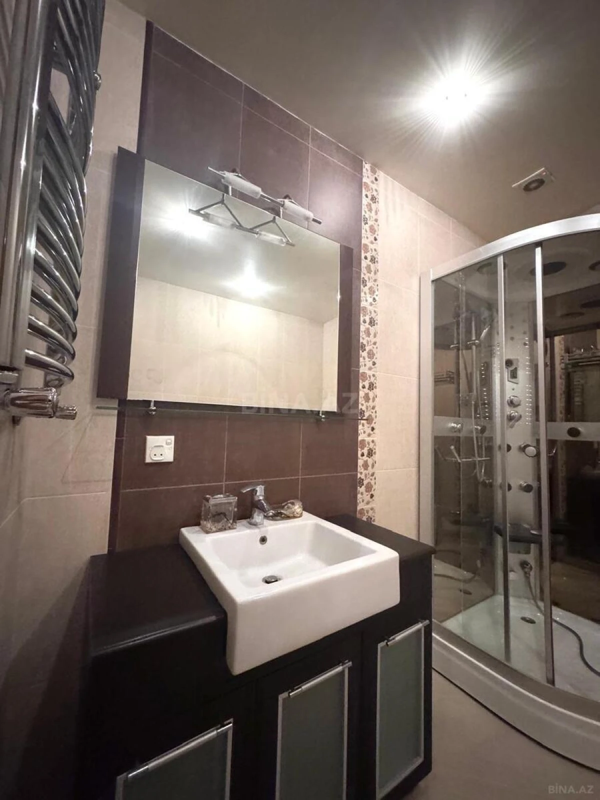 Satılır 3 otaqlı mənzil 153 m²