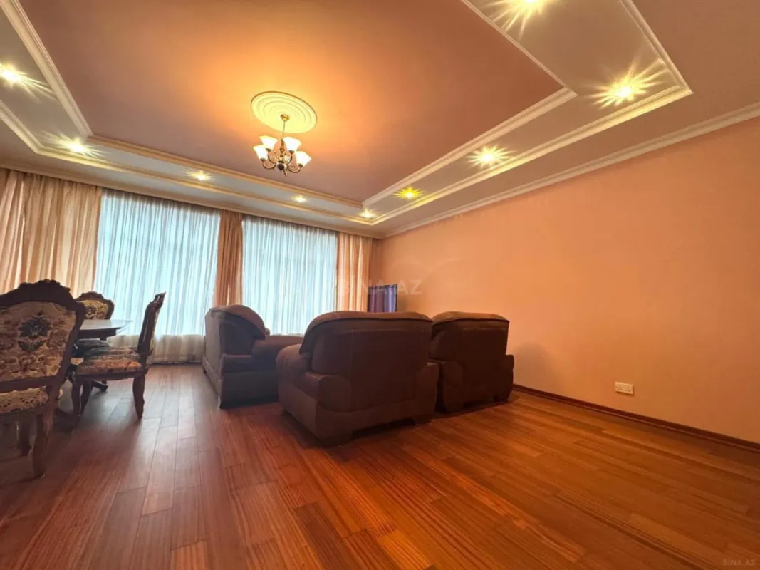 Satılır 3 otaqlı mənzil 153 m²