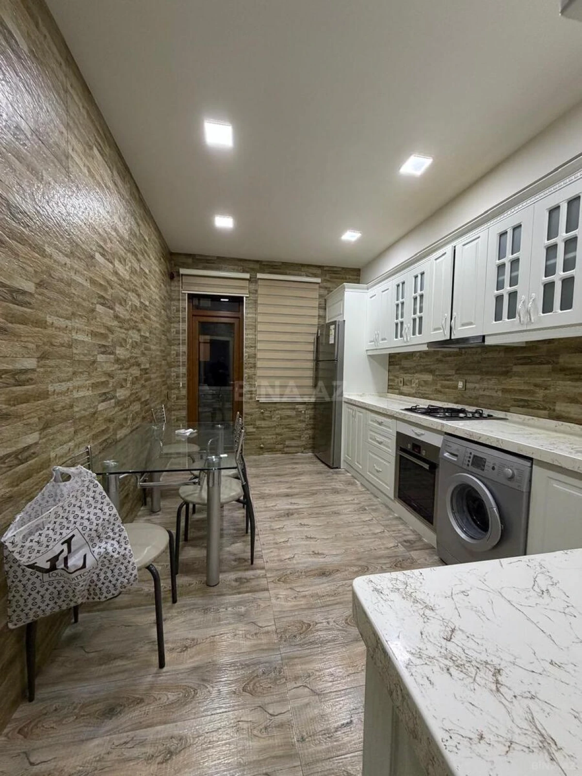 Satılır 3 otaqlı mənzil 83 m²
