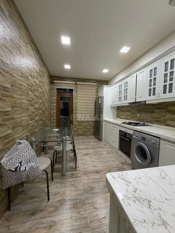 Satılır 3 otaqlı mənzil 83 m²