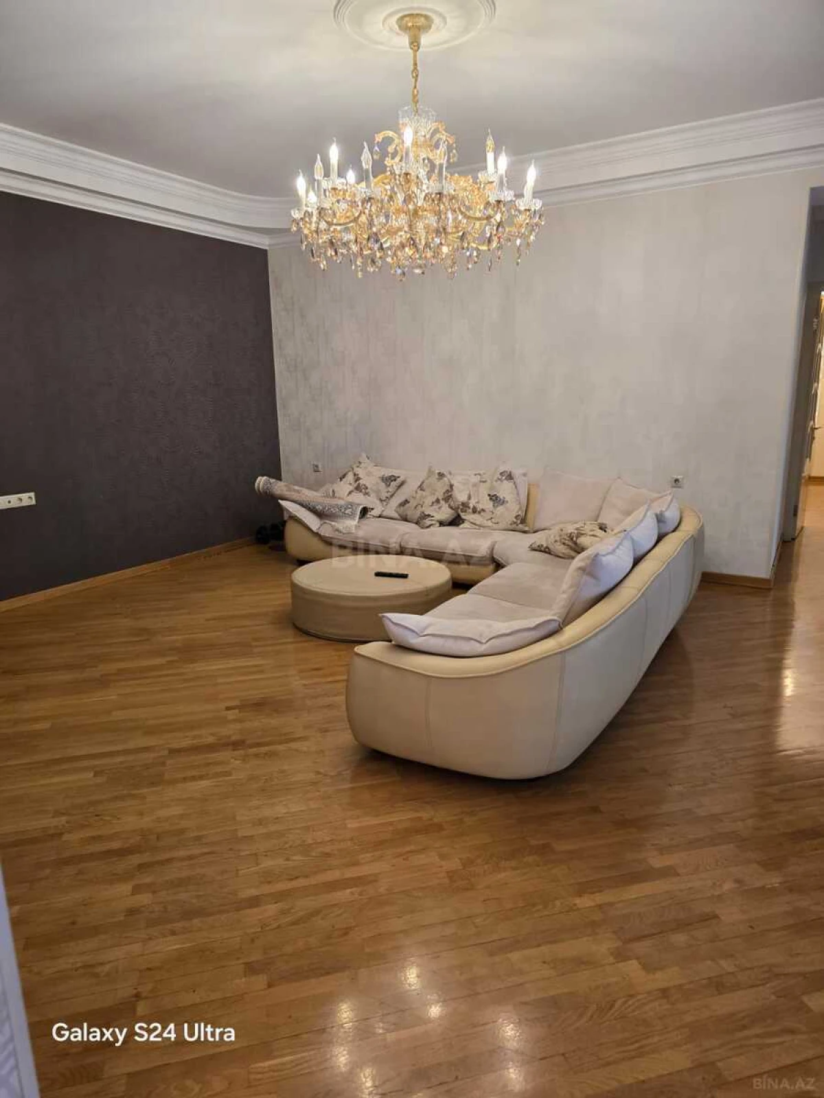 Kirayə verilir 4 otaqlı mənzil 250 m²